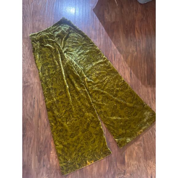 by ANTHROPOLOGIE Wide Leg Velvet Trousers Pants AS-IS Size 4 Rose Print Crushed - Picture 3 of 8